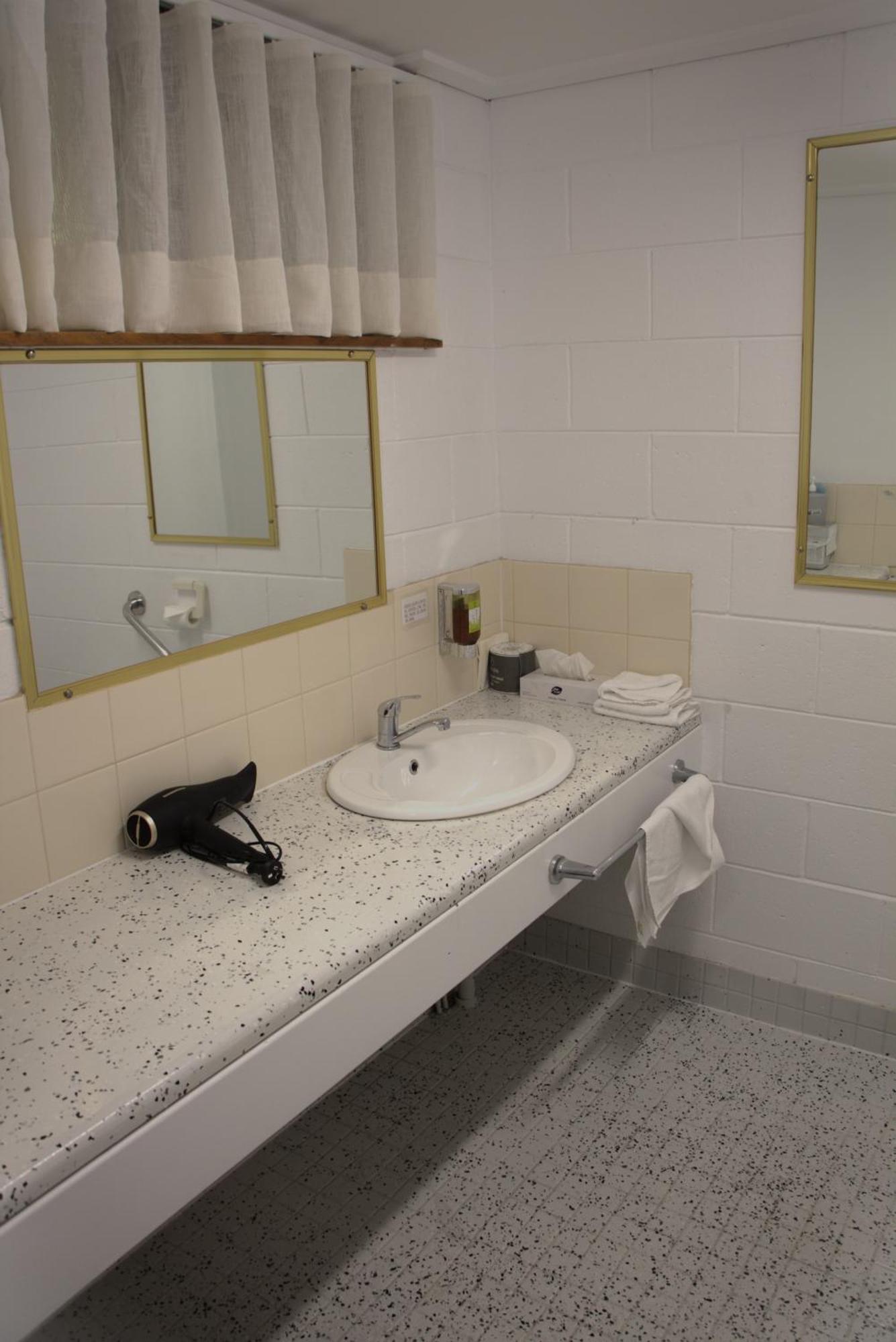 Bendigo Motor Inn Kangaroo Flat Bagian luar foto